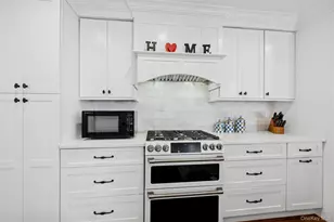 130 Oakview Ave, Farmingdale, NY 11735 - Photo 11