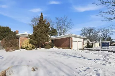 32 Rockland Drive, Jericho, NY 11753 - Photo 19