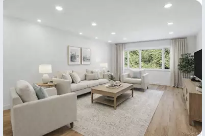 32 Rockland Drive, Jericho, NY 11753 - Photo 7