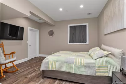 137 Emanuel Way, East Meadow, NY 11554 - Photo 17