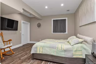 137 Emanuel Wy, East Meadow, NY 11554 - Photo 17