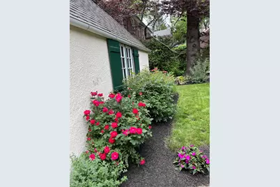 64 Maple Drive, Great Neck, NY 11021 - Photo 3