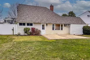 16 Sleepy Ln, Hicksville, NY 11801 - Photo 21