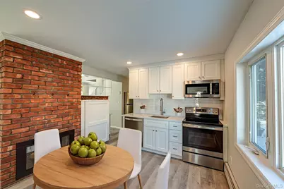 16 Sleepy Lane, Hicksville, NY 11801 - Photo 7