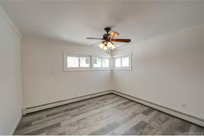 16 Sleepy Lane, Hicksville, NY 11801 - Photo 11