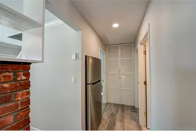 16 Sleepy Lane, Hicksville, NY 11801 - Photo 9