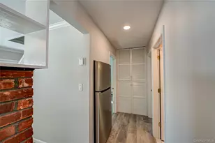 16 Sleepy Ln, Hicksville, NY 11801 - Photo 9