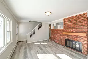 16 Sleepy Ln, Hicksville, NY 11801 - Photo 3