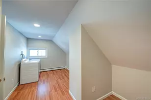 16 Sleepy Ln, Hicksville, NY 11801 - Photo 19