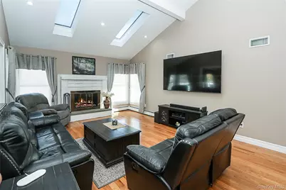 77 Van Buren Street, Port Jefferson Station, NY 11776 - Photo 21