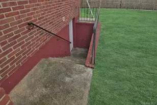 141-12 250th St, Rosedale, NY 11422 - Photo 25