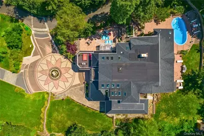 333 E Shore Road, Great Neck, NY 11023 - Photo 5