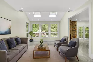 7 McCulloch Dr, Dix Hills, NY 11746 - Photo 31