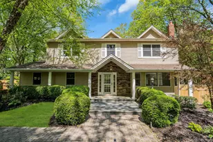 7 McCulloch Dr, Dix Hills, NY 11746 - Photo 3