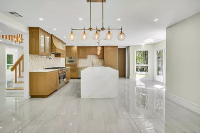 7 McCulloch Drive, Dix Hills, NY 11746 - Photo 15