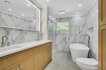 7 McCulloch Drive, Dix Hills, NY 11746 - Photo 41