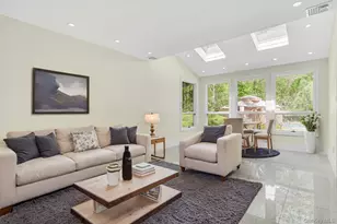 7 McCulloch Dr, Dix Hills, NY 11746 - Photo 27