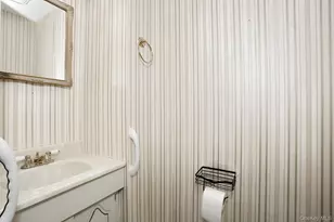 25 Buckingham Ct, Pomona, NY 10970 - Photo 9