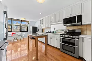 4 John Bean Ct, Port Washington, NY 11050 - Photo 9