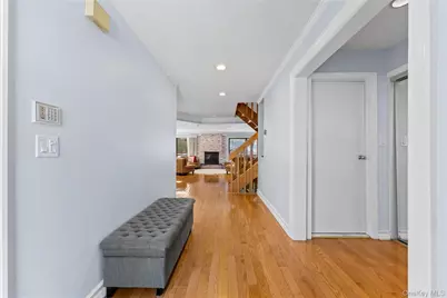 4 John Bean Court, Port Washington, NY 11050 - Photo 3