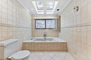 4 John Bean Ct, Port Washington, NY 11050 - Photo 19