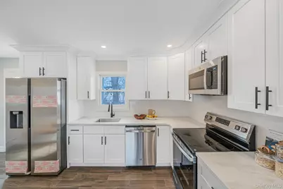 4902 Express Drive S, Ronkonkoma, NY 11779 - Photo 9