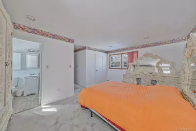140 Seaman Neck Road, Dix Hills, NY 11746 - Photo 9