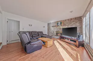 140 Seaman Neck Rd, Dix Hills, NY 11746 - Photo 7