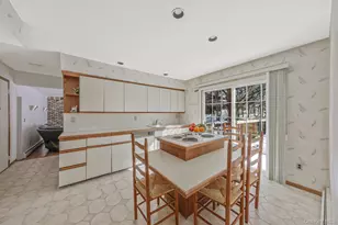140 Seaman Neck Rd, Dix Hills, NY 11746 - Photo 5