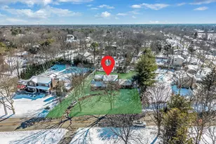 140 Seaman Neck Rd, Dix Hills, NY 11746 - Photo 21