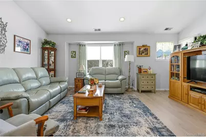 54 Morley Circle, Melville, NY 11747 - Photo 11