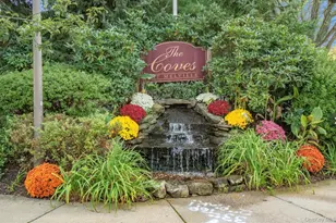 54 Morley Cir, Melville, NY 11747 - Photo 3