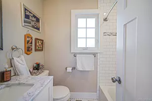 9 Park Pl, Patchogue, NY 11772 - Photo 15