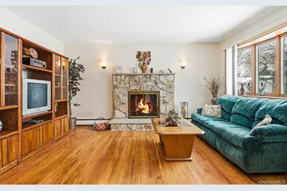 7 Bartel Place, South Huntington, NY 11746 - Photo 9