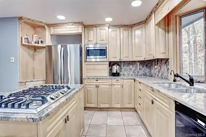 23 Sherwood Ridge Road, Pomona, NY 10970 - Photo 11