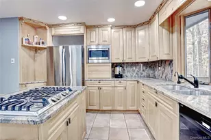 23 Sherwood Ridge Rd, Pomona, NY 10970 - Photo 11