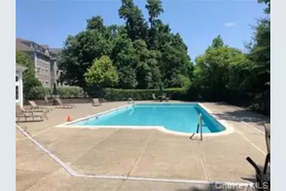 200 Woodcrest Lane #211, Mount Kisco, NY 10549 - Photo 13