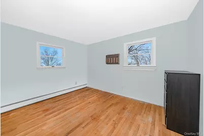 24 Brooktree Circle, Lindenhurst, NY 11757 - Photo 19
