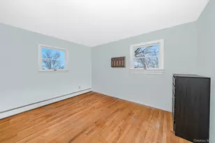 24 Brooktree Cir, Lindenhurst, NY 11757 - Photo 19