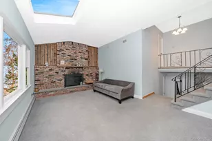 24 Brooktree Cir, Lindenhurst, NY 11757 - Photo 15