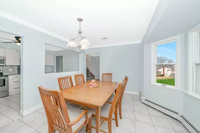 24 Brooktree Circle, Lindenhurst, NY 11757 - Photo 5