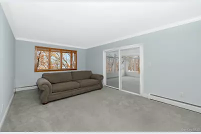 24 Brooktree Circle, Lindenhurst, NY 11757 - Photo 11