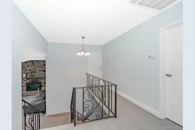 24 Brooktree Circle, Lindenhurst, NY 11757 - Photo 23