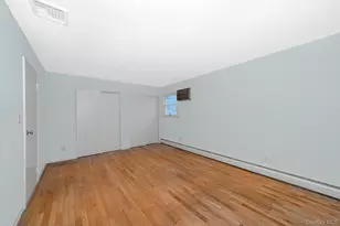 24 Brooktree Cir, Lindenhurst, NY 11757 - Photo 17