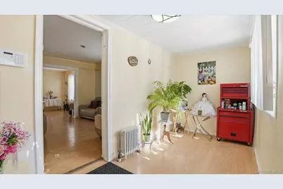 10617 95th Avenue, Ozone Park, NY 11416 - Photo 5