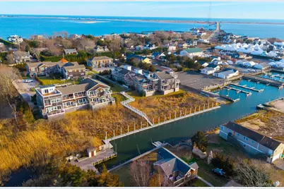 68 Foster Avenue #13, Hampton Bays, NY 11946 - Photo 1