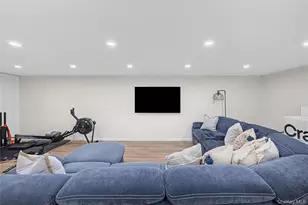 108 Middle Island Blvd, Middle Island, NY 11953 - Photo 25