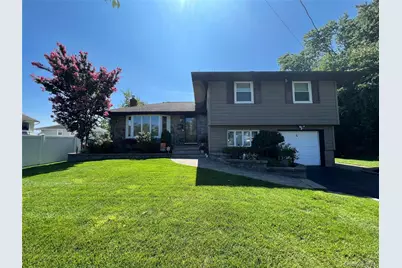 4 Nottinghill Drive, Massapequa, NY 11758 - Photo 1