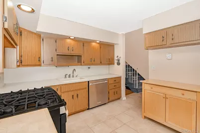 4 Nottinghill Drive, Massapequa, NY 11758 - Photo 17