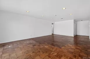 100 S Middle Neck Rd, Great Neck, NY 11021 - Photo 7